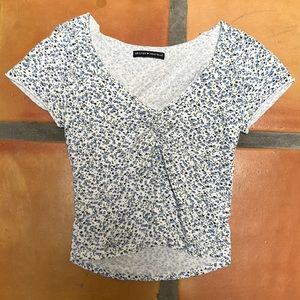 Brandy Melville v neck floral blouse OS